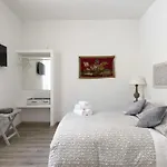 Vip Bed and breakfast 4*