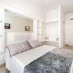 Couette-café Vip 4*